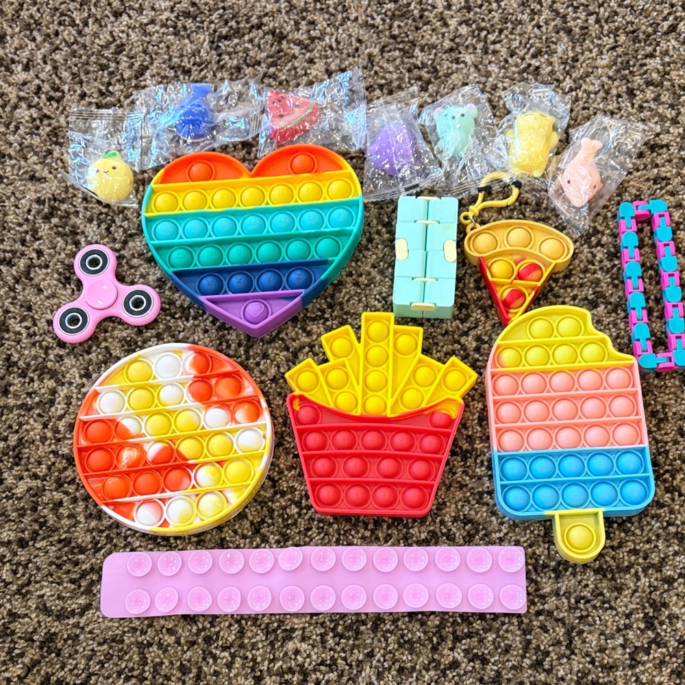 Rainbow Heart + Assorted Pop It Fidget Toy Bundle